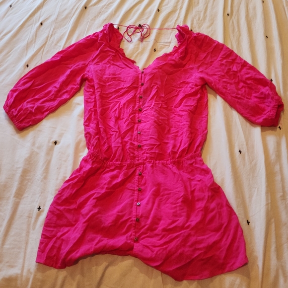 SOFIA by ViX Other - NWT SOFIA BY VIX Hot pink COVER UP SIZE SMALL